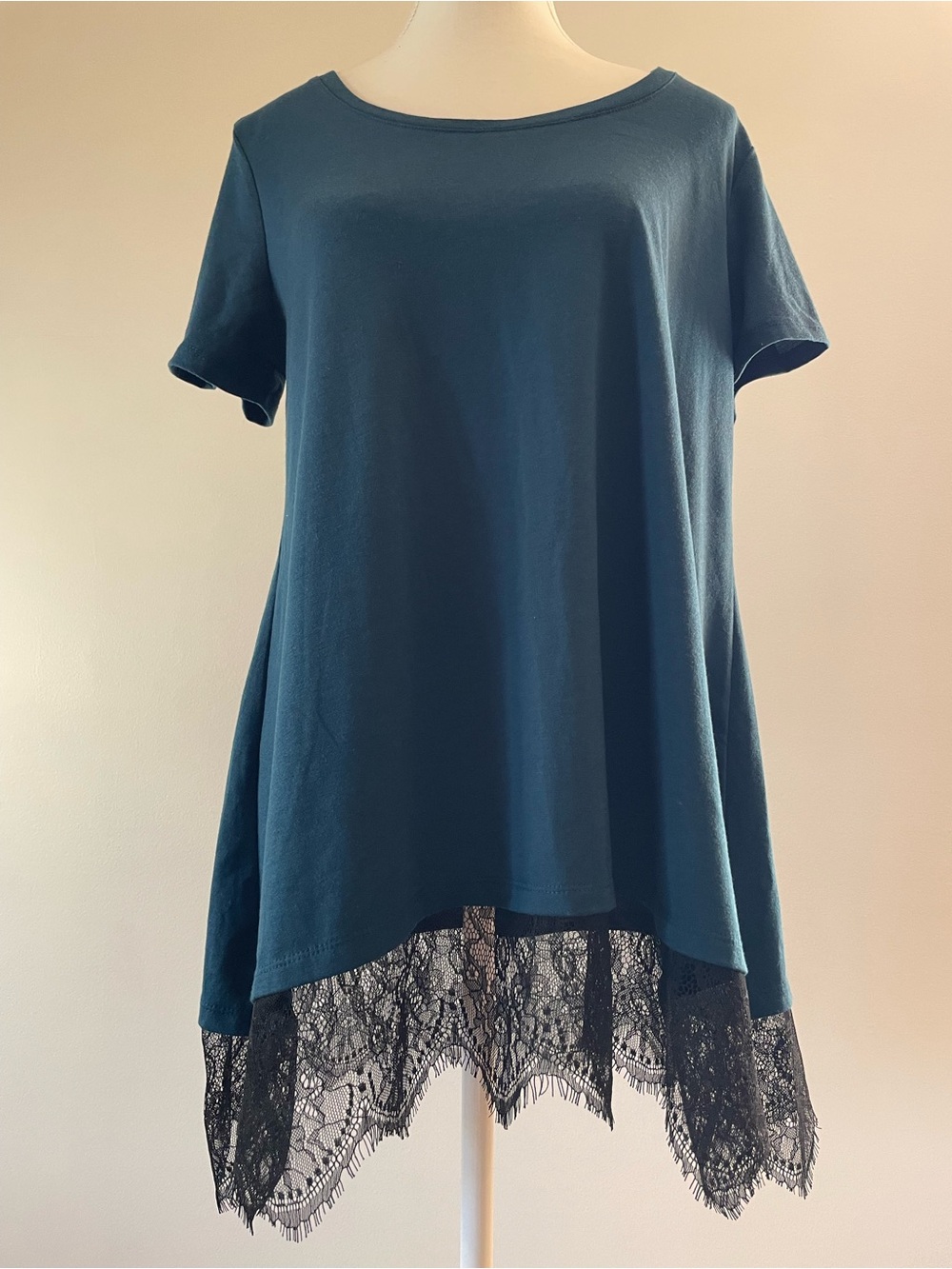 NEW Lace-Hem Short Sleeve Top Teal Women’s Medium